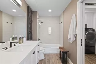 125 Island Way, Clearwater Beach, FL 33767 - Photo 44