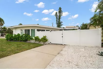 1018 Bay Esplanade, Clearwater Beach, FL 33767 - Photo 12