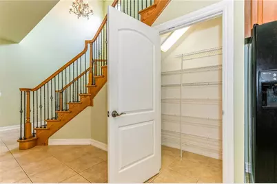 10426 La Mirage Court, Tampa, FL 33615 - Photo 8