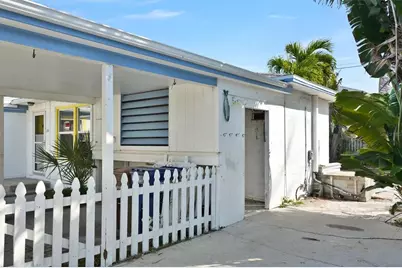 135 143rd Avenue E, Madeira Beach, FL 33708 - Photo 6