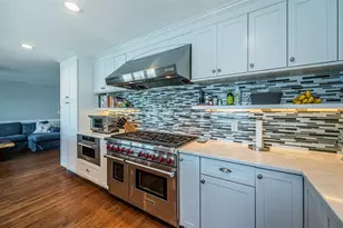 297 1st St W, Saint Petersburg, FL 33715 - Photo 36