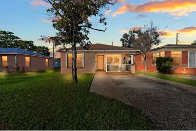 2563 13th Avenue S, Saint Petersburg, FL 33712 - Photo 1