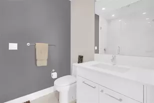 100 1st Ave N, Saint Petersburg, FL 33701 - Photo 32