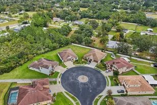 31737 Fairhill Dr, Wesley Chapel, FL 33543 - Photo 2