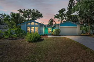 7404 Clearview Dr, Tampa, FL 33634 - Photo 2