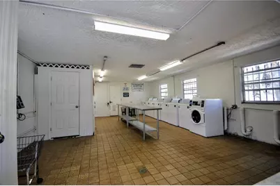 9109 W Hillsborough Avenue #J207, Tampa, FL 33615 - Photo 8