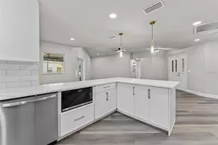 27944 Green Willow Run, Wesley Chapel, FL 33544 - Photo 14