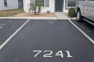 7241 Parkside Villas Dr N, Saint Petersburg, FL 33709 - Photo 2