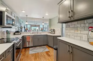 7400 Sun Island Dr S, South Pasadena, FL 33707 - Photo 4