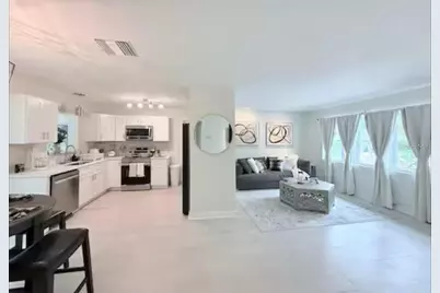 1558 Delaware Avenue NE, Saint Petersburg, FL 33703 - Photo 4