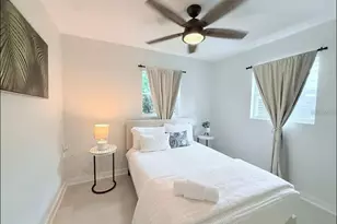 1558 Delaware Ave NE, Saint Petersburg, FL 33703 - Photo 8