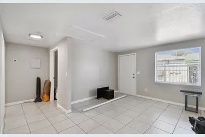 4507 E Giddens Avenue, Tampa, FL 33610 - Photo 22