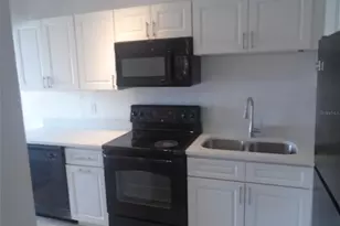 3889 Pompano Dr SE, Saint Petersburg, FL 33705 - Photo 12