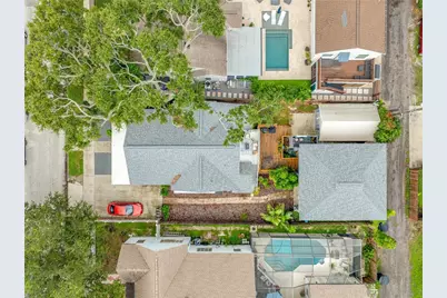 1026 12th Street N, Saint Petersburg, FL 33705 - Photo 2
