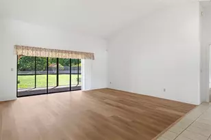 16125 Ancroft Ct, Tampa, FL 33647 - Photo 4