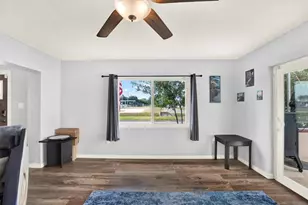 7395 18th St N, Saint Petersburg, FL 33702 - Photo 10