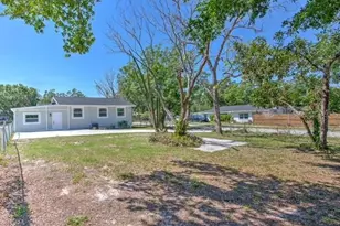 2002 E Hanna Ave, Tampa, FL 33610 - Photo 2