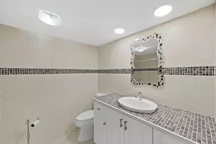 700 Starkey Rd, Largo, FL 33771 - Photo 20