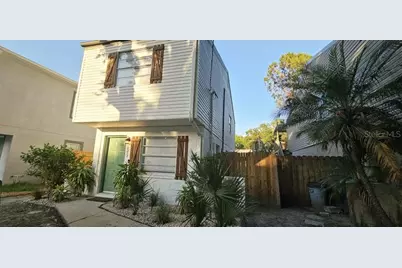 10213 N Ojus Drive, Tampa, FL 33617 - Photo 2
