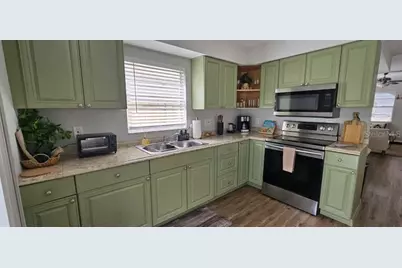 10213 N Ojus Drive, Tampa, FL 33617 - Photo 8