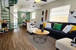 10213 N Ojus Dr, Tampa, FL 33617 - Photo 2