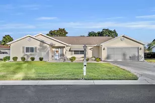 13781 SW 112th Terrace, Dunnellon, FL 34432 - Photo 1