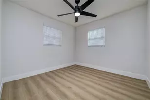 463 Davison Ave NE, Saint Petersburg, FL 33703 - Photo 22
