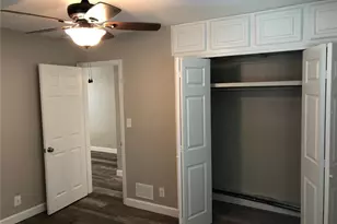 520 70th St N, Saint Petersburg, FL 33710 - Photo 12