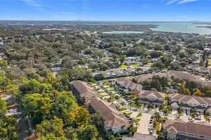 11142 Kapok Grand Cir, Saint Petersburg, FL 33708 - Photo 16