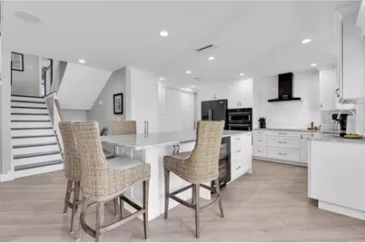 5559 Escondida Boulevard S, Saint Petersburg, FL 33715 - Photo 8