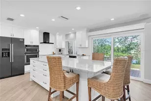 5559 Escondida Blvd S, Saint Petersburg, FL 33715 - Photo 10