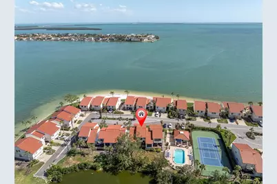 5559 Escondida Boulevard S, Saint Petersburg, FL 33715 - Photo 2