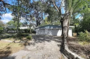 1601 N Riverhills Dr, Temple Terrace, FL 33617 - Photo 14