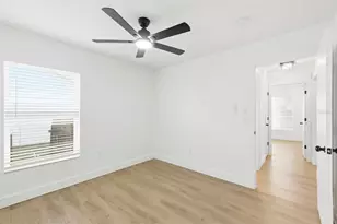 389 Arbor Dr W, Palm Harbor, FL 34683 - Photo 22