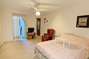 1220 57th St N, Saint Petersburg, FL 33710 - Photo 12