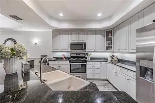 2878 Bayshore Trails Dr, Tampa, FL 33611 - Photo 20