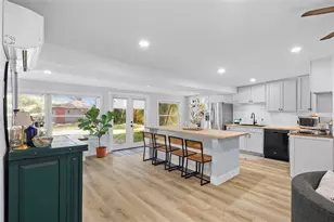 7095 111th St, Seminole, FL 33772 - Photo 8