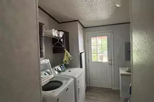 601 8th Ct SE, Ruskin, FL 33570 - Photo 8