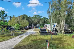 601 8th Ct SE, Ruskin, FL 33570 - Photo 2
