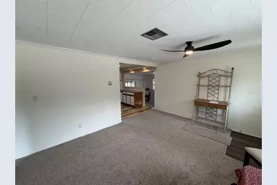 425 40th Avenue NE, Saint Petersburg, FL 33703 - Photo 14