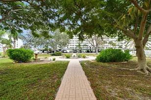 8 Glencoe Pl, Dunedin, FL 34698 - Photo 38