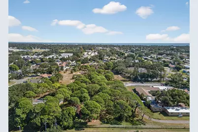 2001 62nd Avenue S, Saint Petersburg, FL 33712 - Photo 8