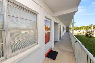 5728 14th Ave N, Saint Petersburg, FL 33710 - Photo 4