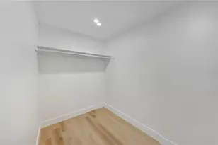 542 64th St S, Saint Petersburg, FL 33707 - Photo 36