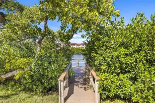 4580 Overlook Dr NE, Saint Petersburg, FL 33703 - Photo 2