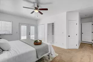 911 W Candlewood Ave, Tampa, FL 33603 - Photo 18