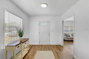 911 W Candlewood Ave, Tampa, FL 33603 - Photo 4