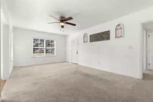 911 W Candlewood Ave, Tampa, FL 33603 - Photo 16