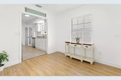 911 W Candlewood Avenue, Tampa, FL 33603 - Photo 6