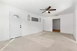 911 W Candlewood Ave, Tampa, FL 33603 - Photo 18